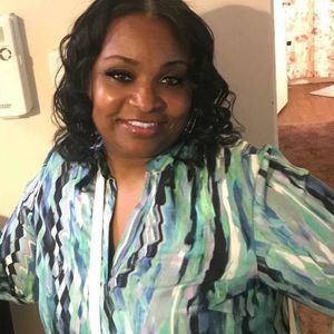 Meet your Posher, Yvette